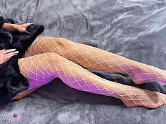 Brunette housewife in pantyhose vibes pussy to squirting orgasm close-up.