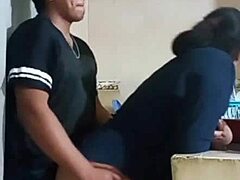 mi empleada domestica me hace squirting mientras casi nos pilla mi esposa