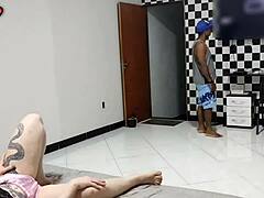 whoa, this novinha surprised her tv-fixing boyfriend with her tight little ass!