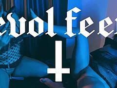 yo your lips are made to worship my feet bitch