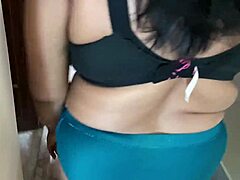 Mature roommates drill squirting pussy in hardcore dorm quickie