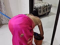 Bhabhi fucks boyfriend licks shaved pussy