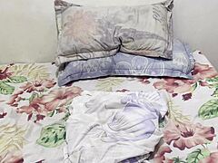 penelope olsen squirts wildly masturbating for xnxx camera