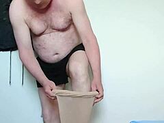 carmen nylonjunge tries full body pantyhose fetish tease 😍👣