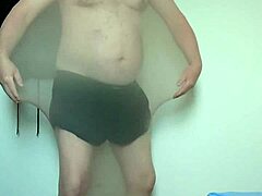 carmen nylonjunge tries full body pantyhose fetish tease 😍👣