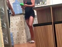 Belinha Hotwife's Double Delivery Mouthfuls Tempt Beach Lovers