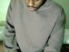 who else jerks to porn like real americans do with me