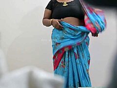 Government guy caught banging horny indian housewife secretly