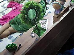 Horny Indian Bhabhi Begs Driver for Dorm Room Pound