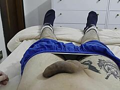 um pau descansando no meu pau - resting cock solo