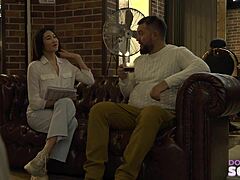 mIa PaRkEr & EmiLy 😩 sQuIrTiNg ShAvEd PuSsY cOmPiLaTiOn WiTh DoGgYsTyLe 👅💦