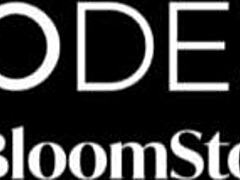 my besties watch me finger wet pussy in steamy lesbian threesome outdoors