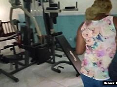 Gym instructor can't resist... seduces big ass 45yo client 💦 fucks her horny pussy with BBC 🏋️‍♂️🍑