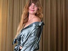 omg hazel ash squeezes into shiny yoga pants leggings high heel boots for hot tease!