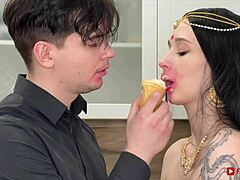 ek baar dekh lijiye aur phir chod dijiye auntie ki tight chut