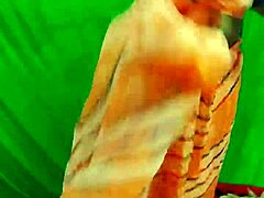 Secret Video Of Indian Bhabhi Changing Saree