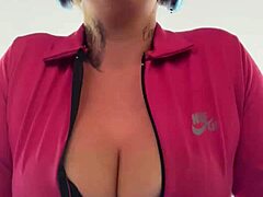 me at the gym in my hood sweatin' crazy horny pussy juice drippin' down my big tits 😩💦