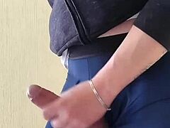 😍 Te gustaria masturbar esta enorme polla close up en publico? 🔥💦