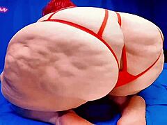 fat mommy booty shakes spreads farts pussy on dick