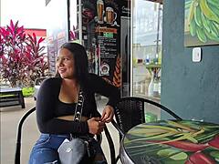 ¿de verdad quieres que te coja aquí en público tan riesgoso?