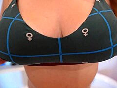 Step-sis's huge boobs and ass beg for your cum explosion