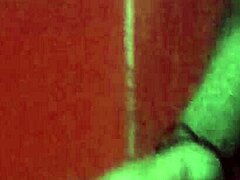 me hac�a una paja viendo foto de compa�era de colegio umm