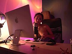 i wake up flashing my kinky brunette body for you sexy