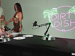 Kelsi Monroe stars in dirty dish reality kings