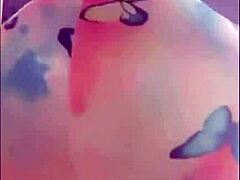 Juicy latina booty shakes wildly in shorts leggings