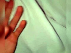 maestra con tetas grandes follada por alumno en salon publico