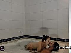 Gym boy fucks redhead raw in motel bathtub you see his big cock pounding her big tits