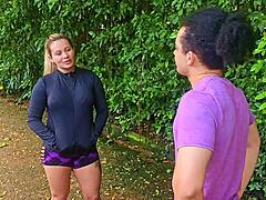 Oh Wow! Jogging Stranger Spots Me And Fucks Pussy In Park!