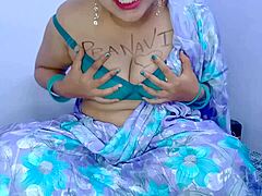 Auntie Sangeeta's dirty Hindi talk gets me so fucking hard 🔥😏