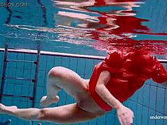 Sexy Czech Teen Avenna Swims Nude Exposing Tight Pussy Underwater