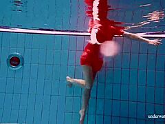 Sexy Czech Teen Avenna Swims Nude Exposing Tight Pussy Underwater