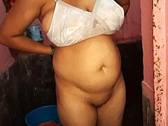 Nangi wife flashes clean pussy big boobs bathroom