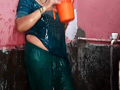 Nangi wife flashes clean pussy big boobs bathroom