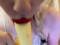 Sexy Elza Kom's Sweet Dance Turns Hot