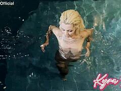 minha brincadeira de fisting tava t�o gostosa que camera man enfia bra�o no cuzinho