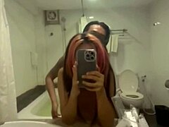 Real Amateur Myanmar Couple Fucks Passionately in Bathroom Bath