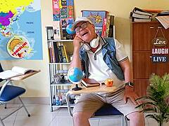 Torcelini delivers full school geography lesson on continents video