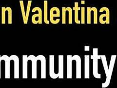 Samantha Rone Poses Her Big Tits Big Pussy Lips