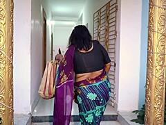 Auto driver bends over beautiful Indian bhabhi for hardcore fuck