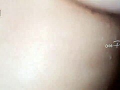 amateur babe rubs her super wet pussy close up 😍💦