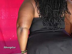 damn this huge ass shakes