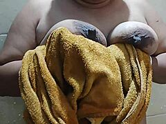 Indian bhabi bathes naked showing big boobs
