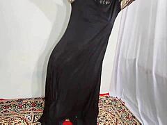 Amrozia shakes huge boobs and ass in erotic hijab dance to arabic beats