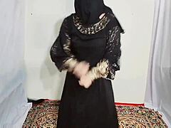 Amrozia shakes huge boobs and ass in erotic hijab dance to arabic beats
