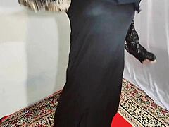 Amrozia shakes huge boobs and ass in erotic hijab dance to arabic beats