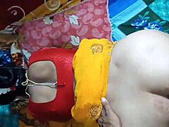 Bahú Suddenly Enters Sasur's Room in Clear Hindi Voice